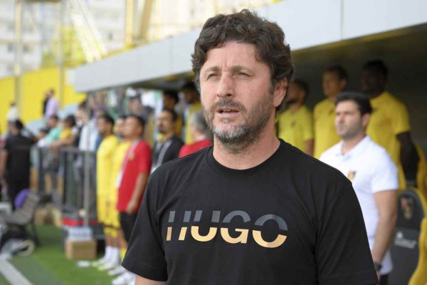 İstanbulspor’da teknik direktör Fatih Tekke ile yollar ayrıldı