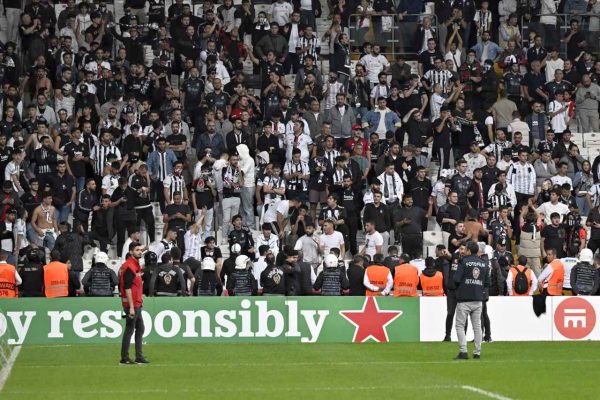 Beşiktaş’ta yönetim istifa sesleri!