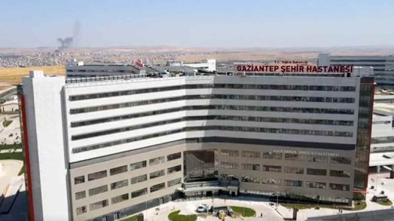 Bakan Koca, Gaziantep Şehir Hastanesinin pazartesi hasta kabulüne başlayacağını açıkladı:
