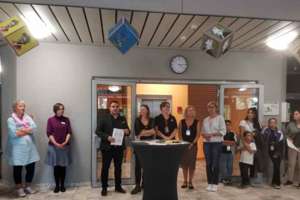 Göçmen çocukların “Sebzelerle Sağlık ve Yaratıcılık” başlıklı sanat sergisi büyüledi