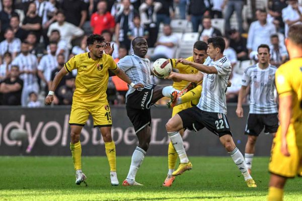 Sıkıntılı günler yaşayan Beşiktaş 3 puanla teselli buldu