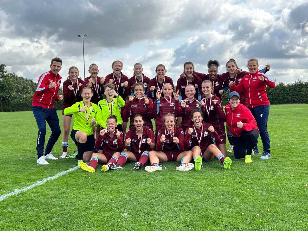 Hamburger U19-Juniorinnen gewinnen NFV-Sichtungsturnier