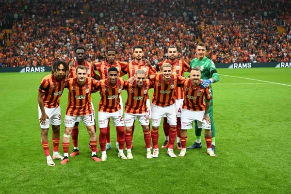 Galatasaray, Beşiktaş derbisini kayıpsız geçti