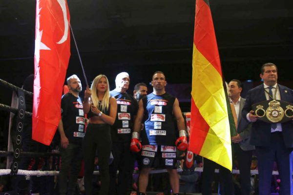 Fırat Arslan, Altın dünya şampiyonu oldu.