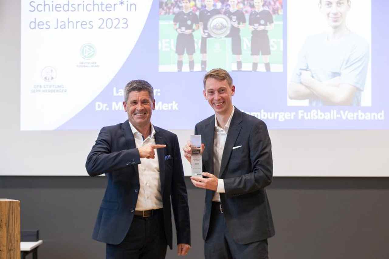 DFB-Präsident und Dr. Markus Merk ehren Deutschlands beste junge Schiris