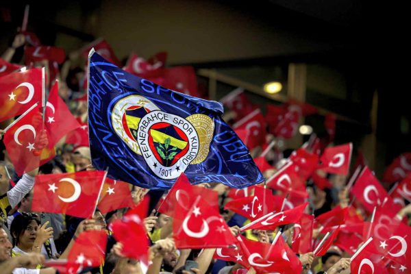 Fenerbahçe galibiyet serisini sürdürdü