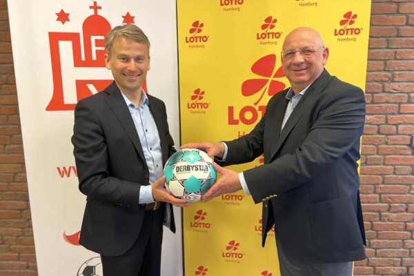LOTTO Hamburg und der Hamburger Fußball-Verband verlängern Partnerschaft