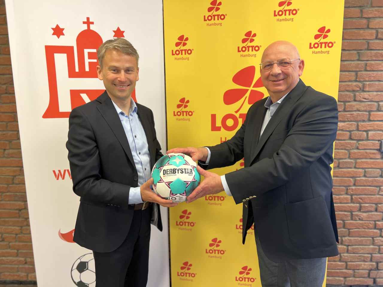 LOTTO Hamburg und der Hamburger Fußball-Verband verlängern Partnerschaft