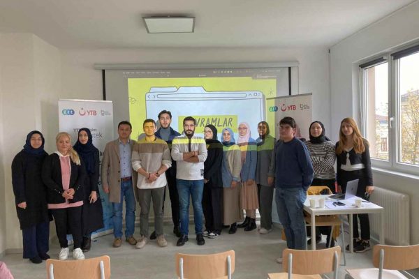 YTB’DEN VİYANA’DAKİ GENÇLERE DİJİTAL MEDYA AKADEMİSİ