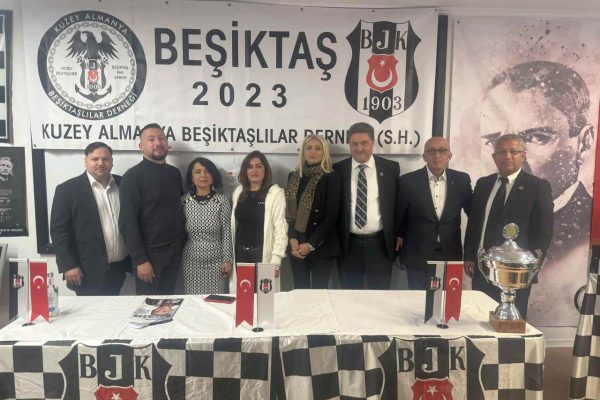 Mehmet Özlü’den mesaj var: ”Yine aynı aşk ve heyecanla göreve devam”