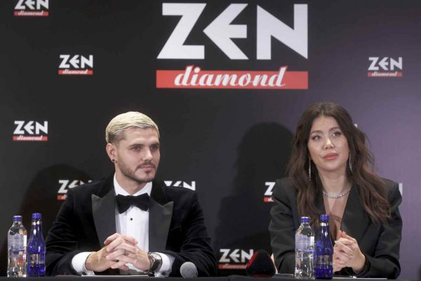 Galatasaraylı Icardi ile eşi Wanda Nara, marka yüzü oldu