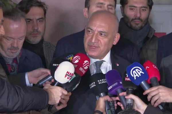 Türkiye’de tüm maçlar süresiz ertelendi