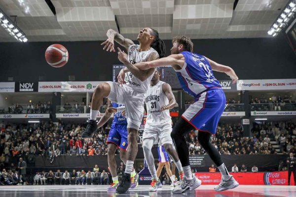 Beşiktaş Emlakjet: 85 – Anadolu Efes: 77
