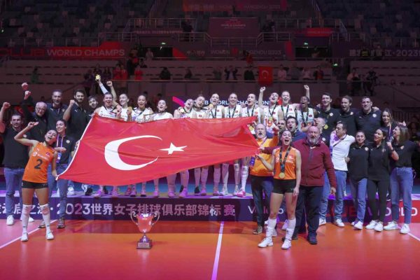 Eczacıbaşı Dynavit Kadın Voleybol Takımı, 3. kez dünyanın en büyüğü oldu