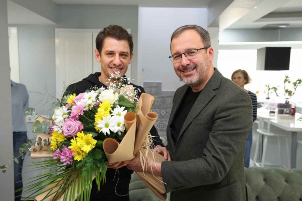 AK Parti İzmir Milletvekili Kasapoğlu, hakem Meler’i ziyaret etti