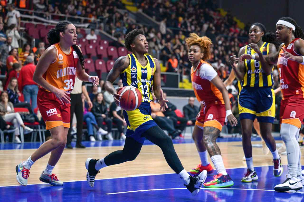 Fenerbahçe, Galatasaray’a ”100” lük attı