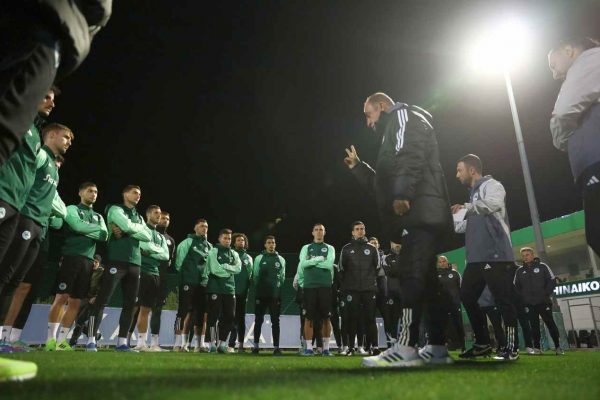 Fatih Terim, Panathinaikos’un başında ilk antrenmanına çıktı