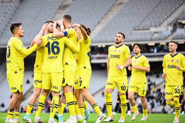 Fenerbahçe, İstanbulspor karşısında farklı kazandı