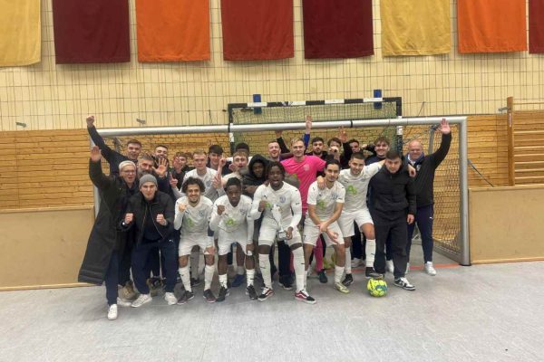 Penaltılarla Süderelbe şampiyon, Dersimspor ikinci oldu