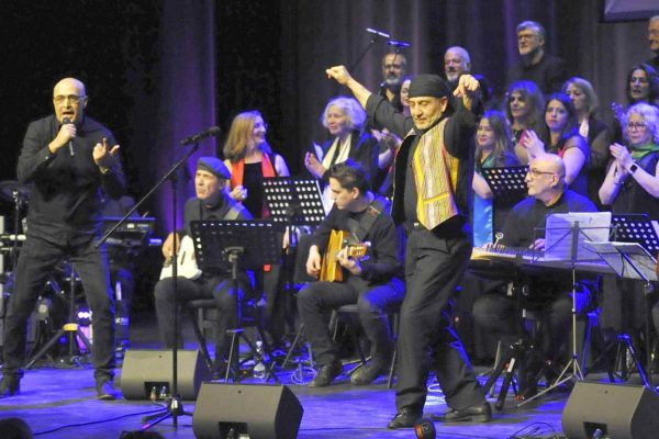 Menekşe Korosu Yeni Yıl konseri