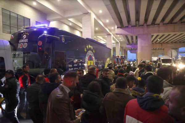 Fenerbahçe kafilesi, Gaziantep’e geldi