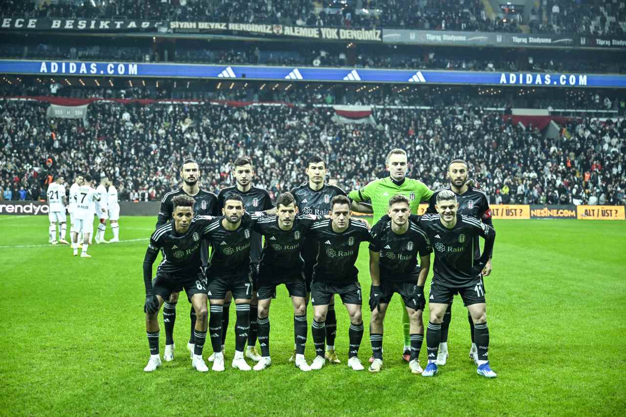Beşiktaş ikinci yarıda galibiyete gitti