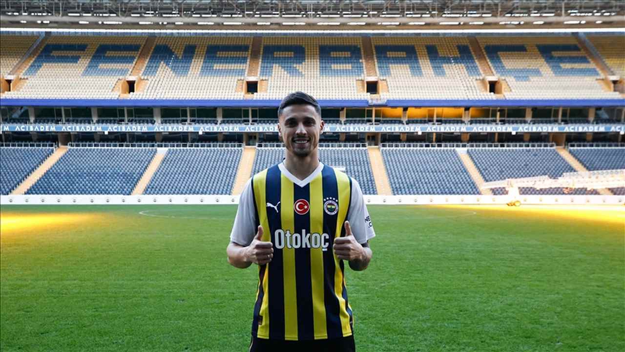 Fenerbahçe, Rade Krunic’i kiralık olarak kadrosuna kattı