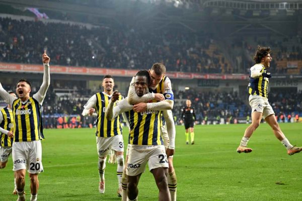 Fenerbahçe, RAMS Başakşehir’i son dakikada geçti