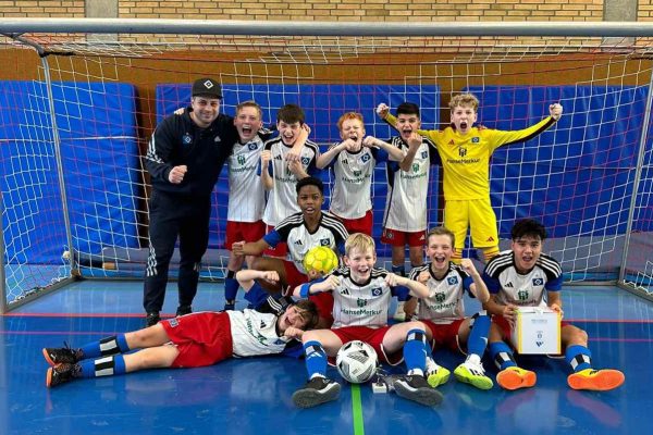 Eren Şen’in takımı kupayla döndü