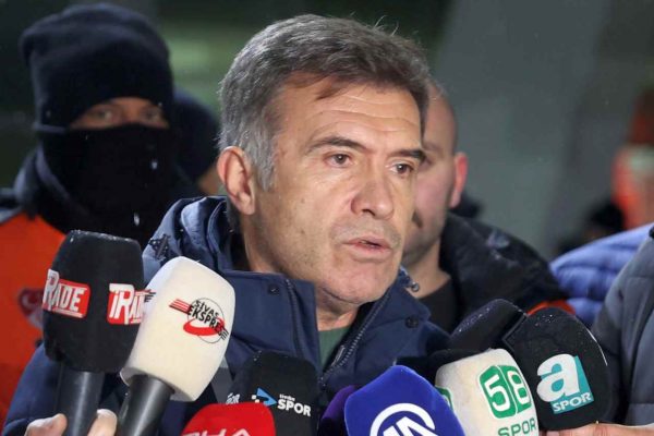  Beşiktaş Futbol Şube Sorumlusu Feyyaz Uçar: Bu VAR’da AVAR’da neler oluyor anlamıyoruz