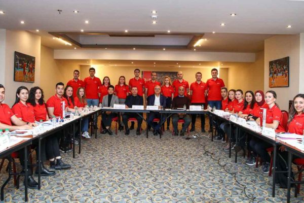 TVF Başkanı Üstündağ, hakem kursunu ziyaret etti