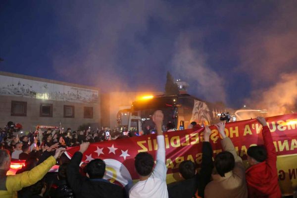 Galatasaray kafilesi Samsun’a geldi