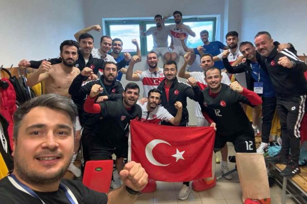 A Milli Erkek Hokey Takımı, Avrupa’nın en iyi 8 ülkesi arasına girdi