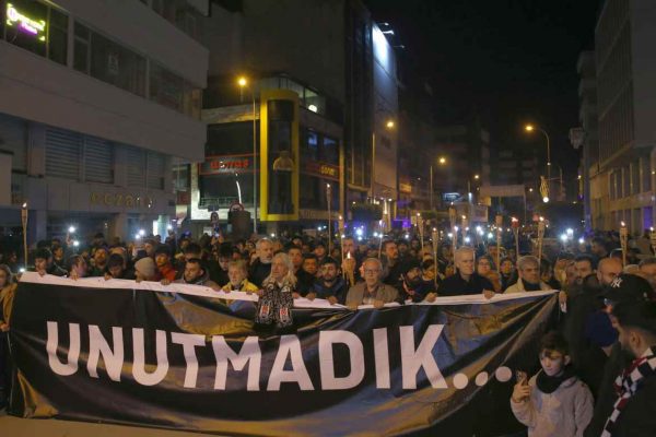 İskenderun’da 6 Şubat depremlerinde hayatını kaybedenler anıldı