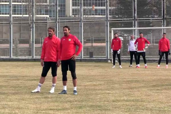 Profesyonel tüm liglerde şampiyonluk yaşayan İbrahim Öztürk, yeşil sahalardan kopmuyor