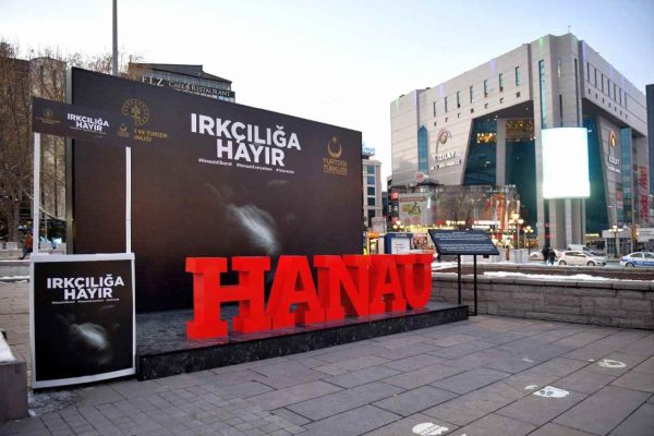 YTB, HANAU KATLİAMINI UNUTTURMUYOR