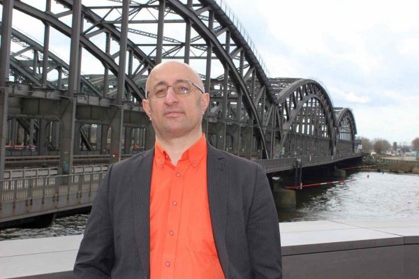 Mehmet Yıldız’dan dinleme krizi açıklamasi: “ 3. Dünya Savaşına HAYIR!