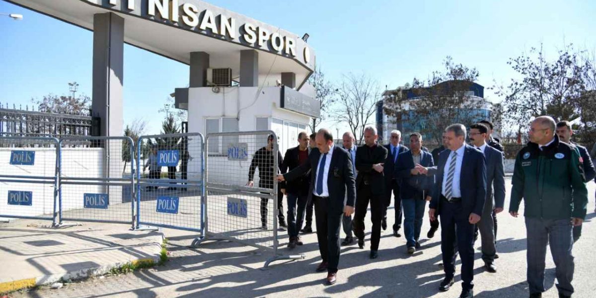 Şanlıurfa Valisi Hasan Şıldak, Süper Kupa maçının oynanacağı stadyumda inceleme yaptı
