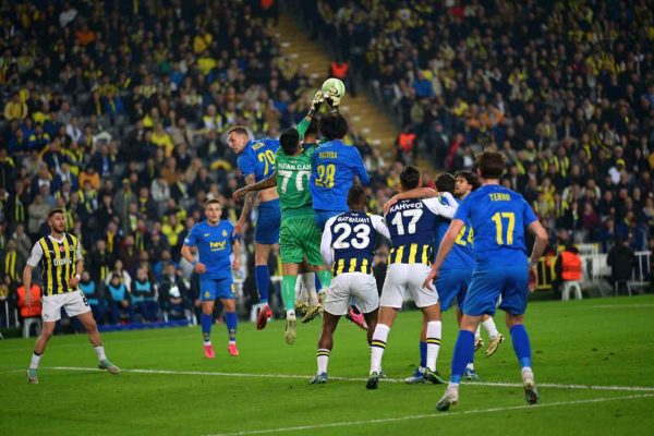Fenerbahçe, UEFA Avrupa Konferans Ligi’nde çeyrek finalde
