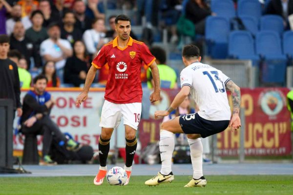 Serie A’da başkent derbisini Roma kazandı