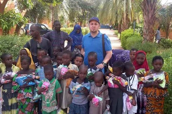 Hamburg’dan Afrika’ya Yardım Elçisi Elvan Kantar