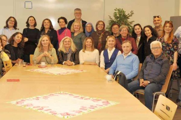 “Tiyatro toplumun aynasıdır“