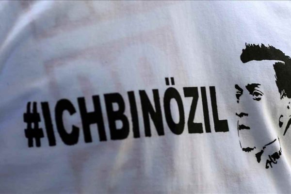 Almanya A Milli Futbol Takımı’nda yabancı kökenlilerin maruz kaldığı ırkçılık, belgesele konu oldu