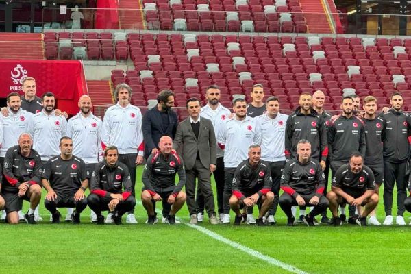 A Milli Futbol Takımı, PGE Narodowy Stadı’nda yürüyüş yaptı
