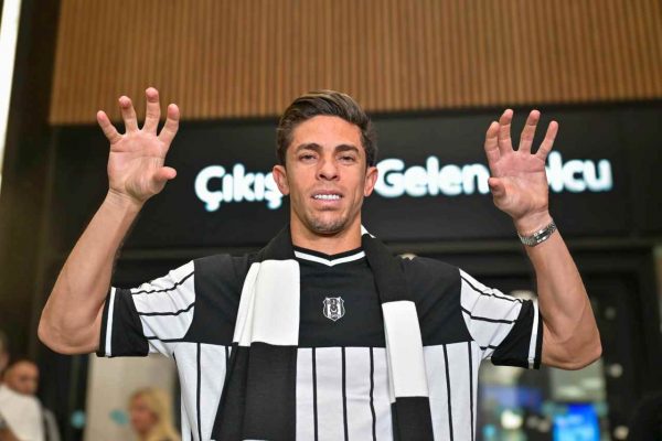 Beşiktaş’ın gündeminde yer alan Paulista, İstanbul’a geldi
