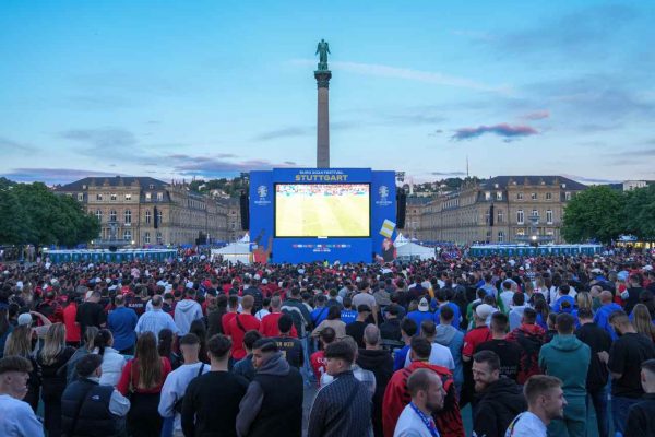 EURO 2024 coşkusu, Almanya’da meydanlarda yaşanıyor