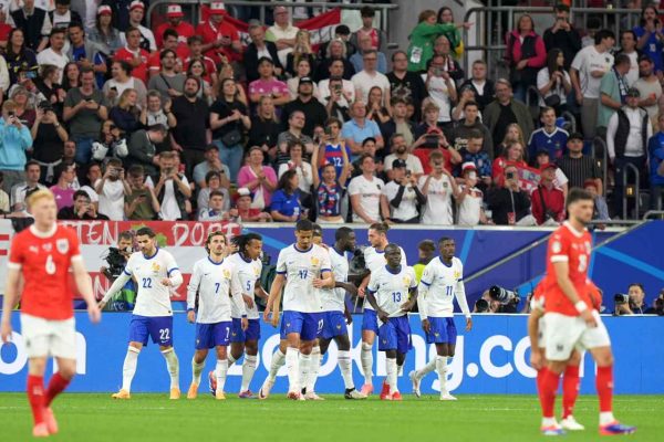 Fransa, 3 puanı tek golle aldı