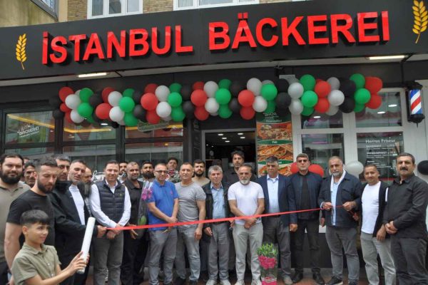 İstanbul Bäckerei ve Kuaför Salonu, Harburg’da dualarla açıldı