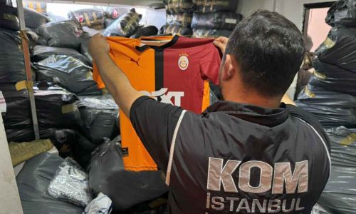 İstanbul'da "kaçak forma" operasyonunda 5 şüpheli yakalandı