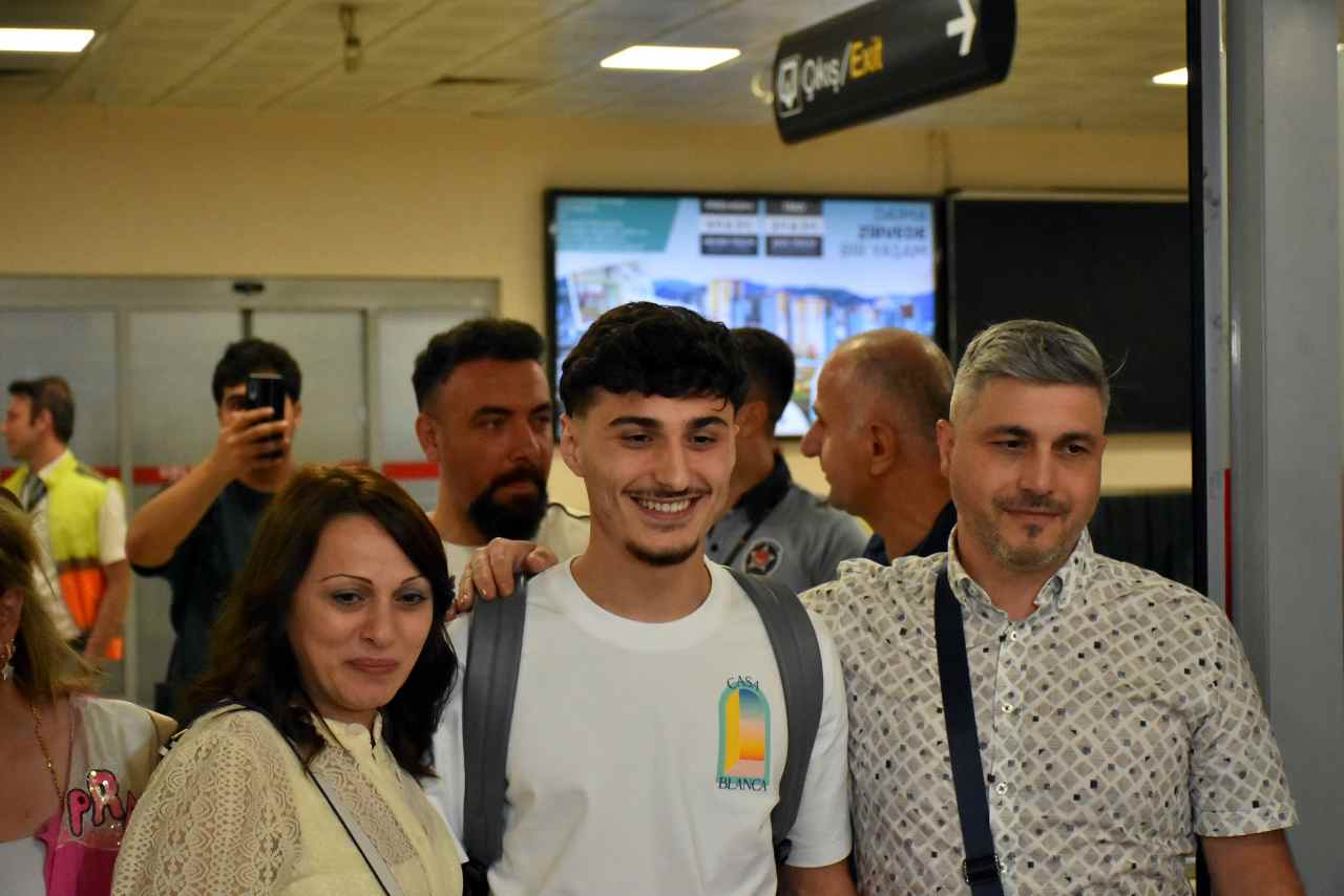 Trabzonspor’un transfer görüşmelerini sürdürdüğü Cihan Çanak, Trabzon’a geldi: